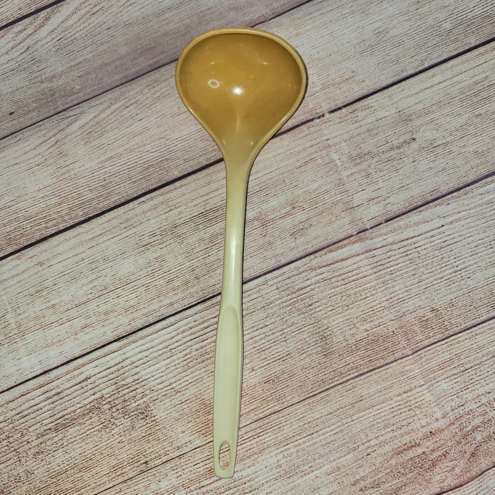 Vintage Foley Harvest Gold‎ Plastic Ladle Cooking Serving Kitchen Utensil